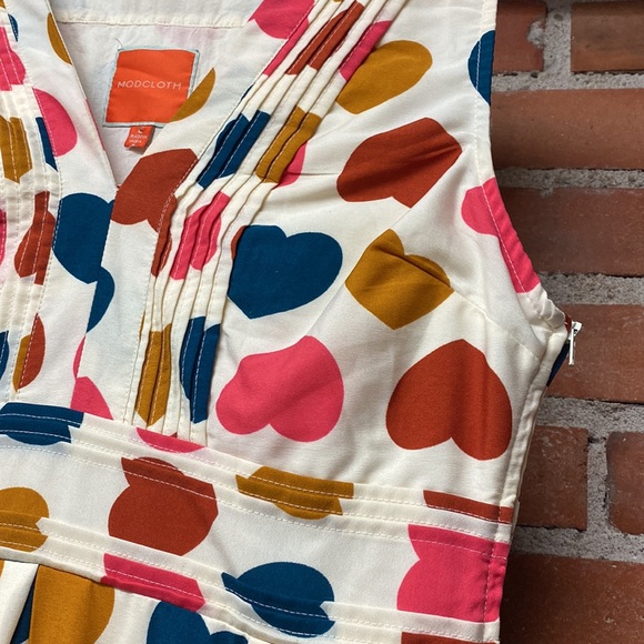 ModCloth surely sweet heart print vneck sleeveless dress side zipper cottonpoly. - Picture 4 of 13